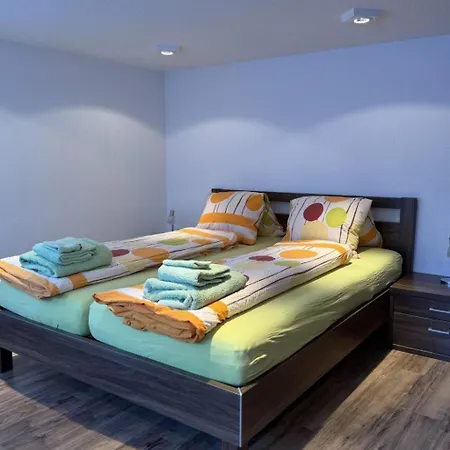 Apartment Mier Gfallt's Appartement-fewo- Bad- Wc- 3 Schlafraeume 5-bettwohnung By Interhome *