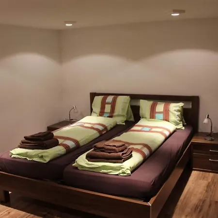 Apartment Mier Gfallt's Appartement-fewo- Bad- Wc- 3 Schlafraeume 5-bettwohnung By Interhome Saas-Fee